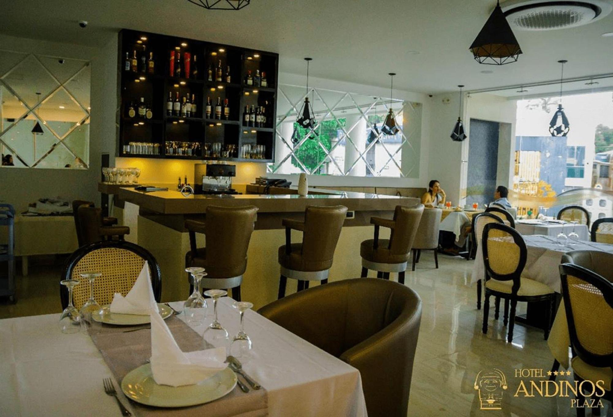 Hotel Andinos Plaza Florencia Florencia  Eksteriør billede
