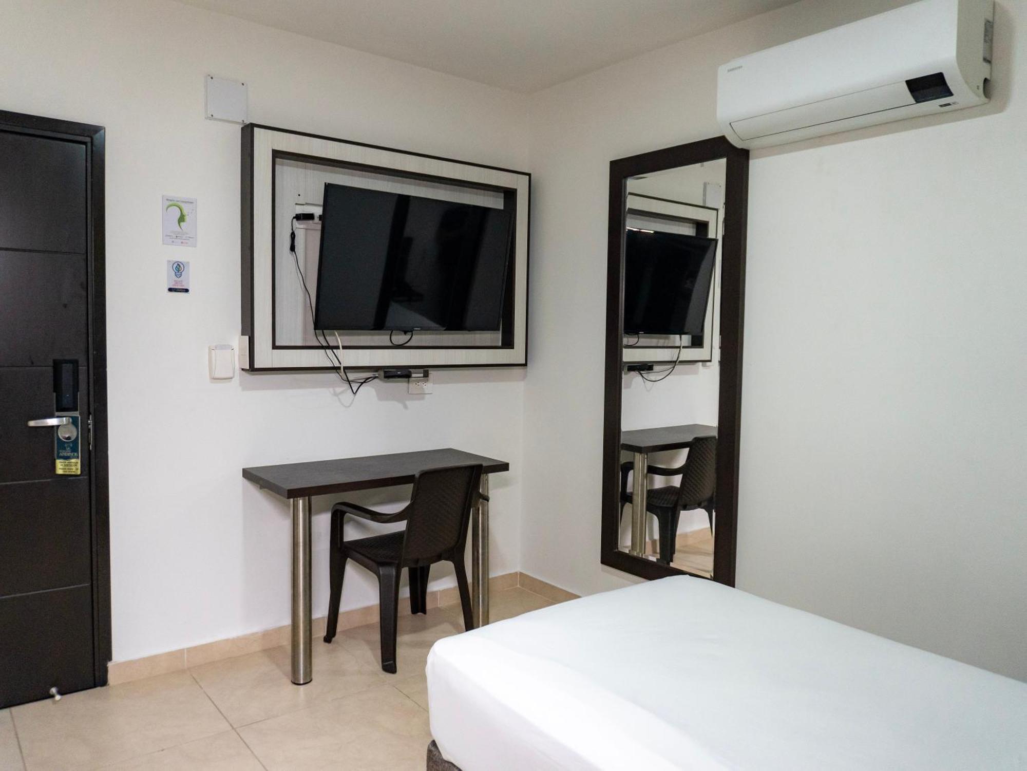 Hotel Andinos Plaza Florencia Florencia  Eksteriør billede