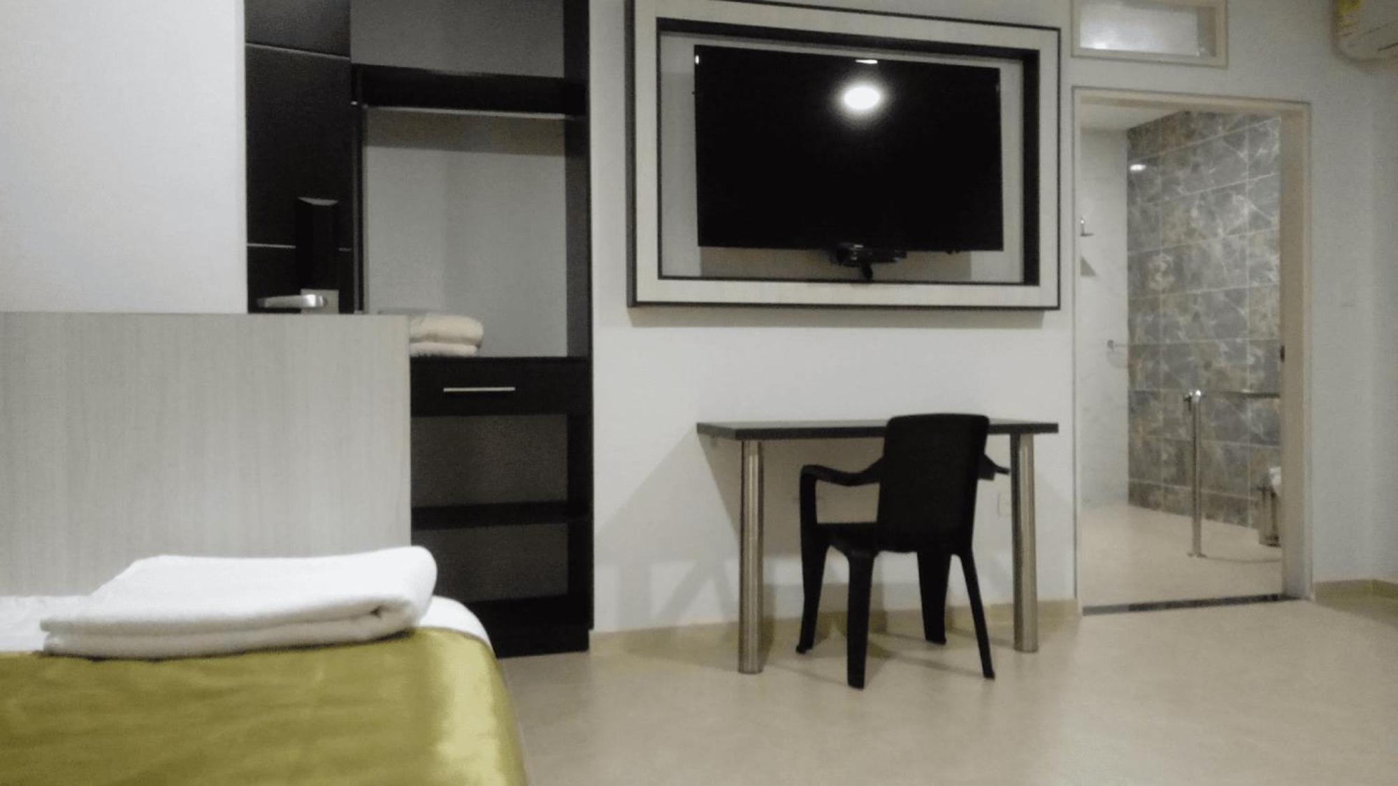 Hotel Andinos Plaza Florencia Florencia  Eksteriør billede