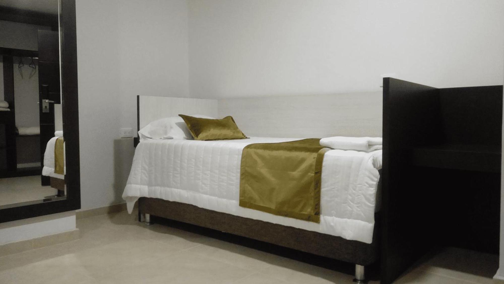 Hotel Andinos Plaza Florencia Florencia  Eksteriør billede