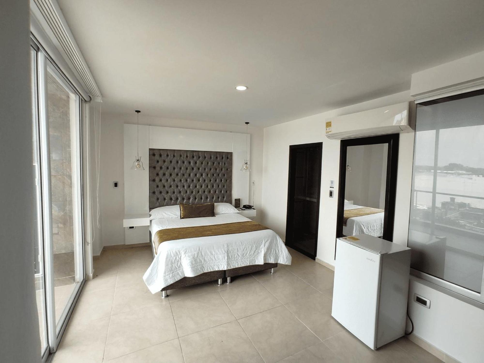 Hotel Andinos Plaza Florencia Florencia  Eksteriør billede