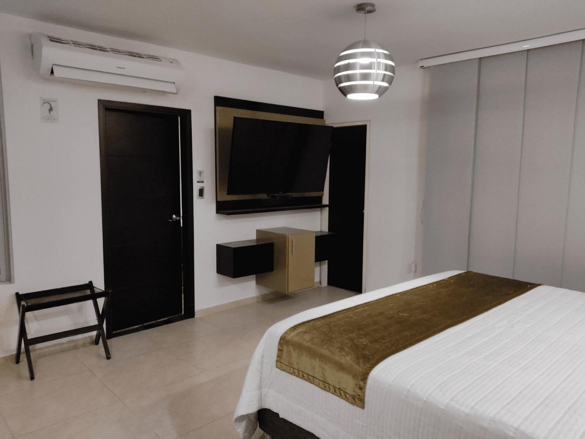 Hotel Andinos Plaza Florencia Florencia  Eksteriør billede
