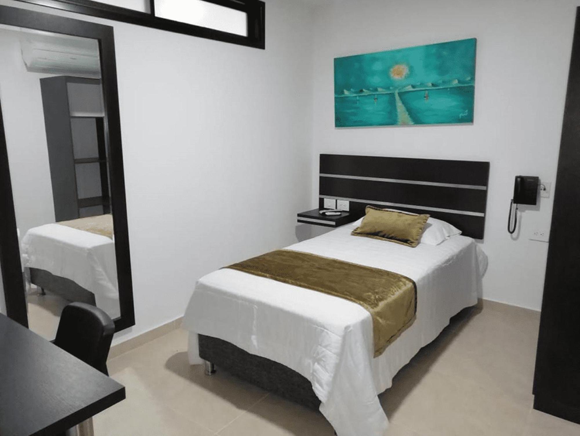 Hotel Andinos Plaza Florencia Florencia  Eksteriør billede